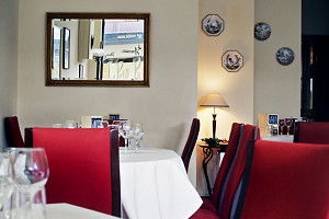 Le Petit Bourgeois - Restaurant Canberra 0