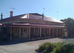 Old Bush Inn - Restaurant Canberra 0