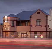 Cross Keys Hotel - Restaurant Canberra