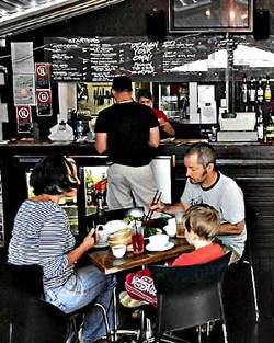 Annandale Hotel - Restaurant Canberra 1