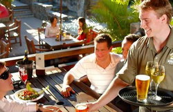 Mona Vale Hotel - Restaurant Canberra 1