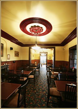 Macquarie Arms Hotel - Restaurant Canberra 2