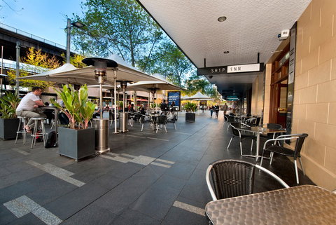 Ship Inn - Restaurant Canberra 0