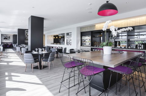 MRepublic Restaurant, Bar And Lounge - Restaurant Canberra 0