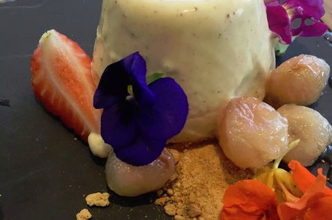 MRepublic Restaurant, Bar And Lounge - Restaurant Canberra 2