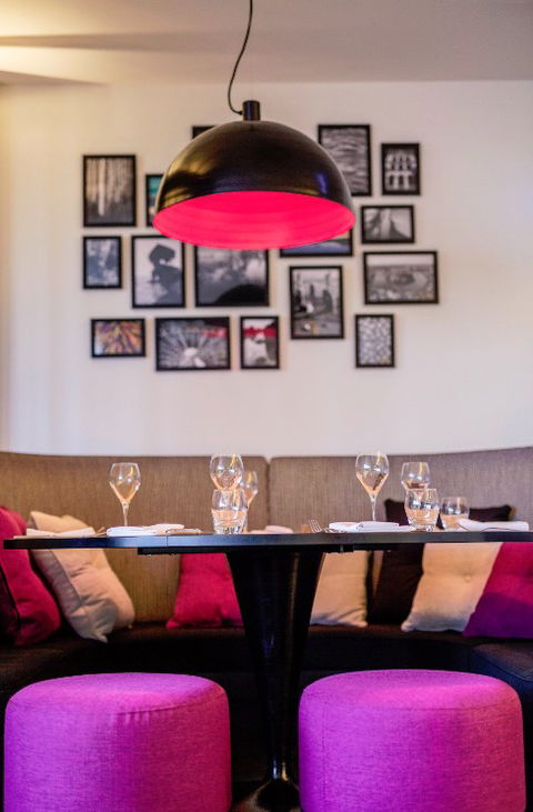 MRepublic Restaurant, Bar And Lounge - Restaurant Canberra 6