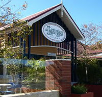 Lakers Tavern - Restaurant Canberra