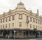 Port Kembla Hotel - Restaurant Canberra