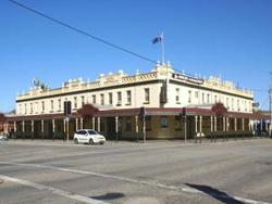 Soden's Australia Hotel - Restaurant Canberra 0