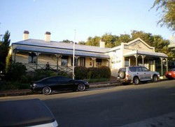 Earl Of Spencer Historic Inn - Restaurant Canberra 0