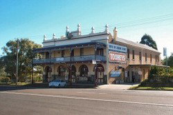 Caledonia Hotel - Restaurant Canberra 3
