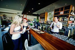 Henry Rous Tavern Hotel - Restaurant Canberra 3