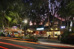 Apres Beach Bar & Grill - Palm Cove - Restaurant Canberra 3