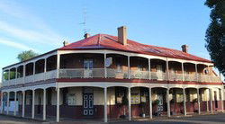Brookton Club Hotel - Restaurant Canberra 0