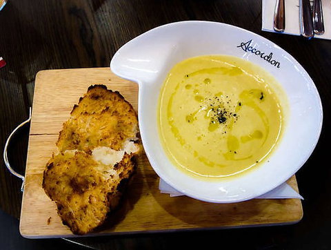 Accordion Cafe & Restaurant - Restaurant Canberra 1