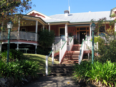 Mapleton Tavern - Restaurant Canberra 4