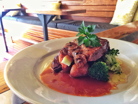 Ocean Shores Tavern - Restaurant Canberra 2