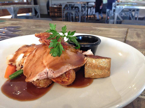 Ocean Shores Tavern - Restaurant Canberra 3