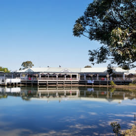 Waterfront Hotel - Restaurant Canberra 1