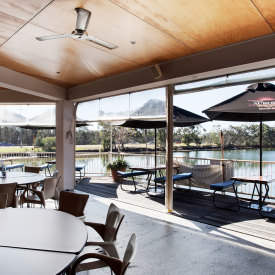 Waterfront Hotel - Restaurant Canberra 2