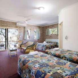 Waterfront Hotel - Restaurant Canberra 3