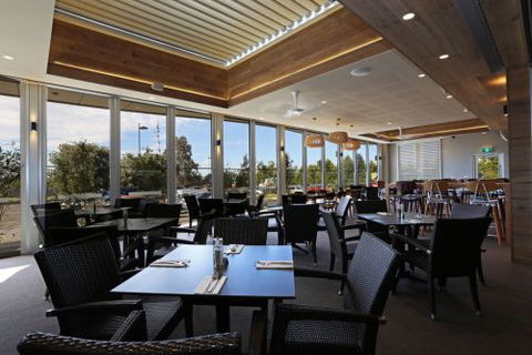 The Grovedale Hotel - Restaurant Canberra 1