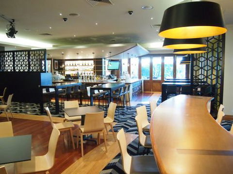 The Grovedale Hotel - Restaurant Canberra 2