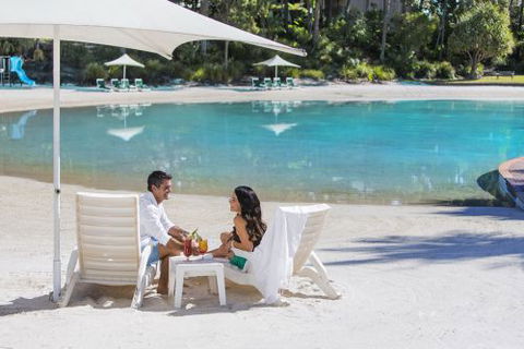 Sanctuary Cove Resort - Restaurant Canberra 5