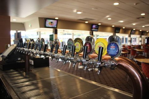 Ettalong Memorial Bowling Club - Restaurant Canberra 0