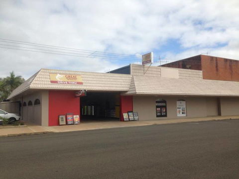 East End Hotel - Restaurant Canberra 0