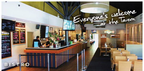 Empire Bay Tavern - Restaurant Canberra 1