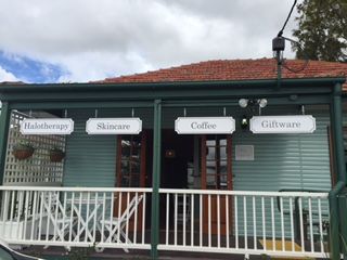 Salty Kisses Natural Therapy Centre - Restaurant Canberra 4