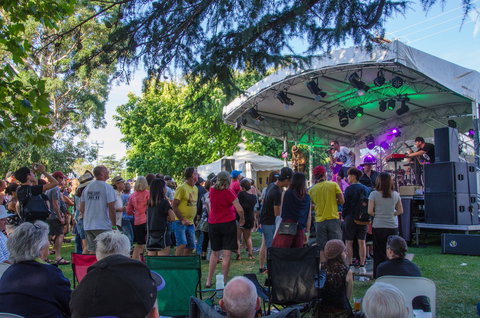 Stanthorpe Apple And Grape Harvest Festival - Restaurant Canberra 2