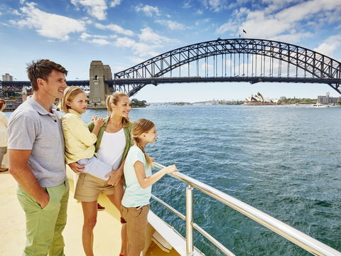 Fathers Day Lunch Cruise - Restaurant Canberra 1