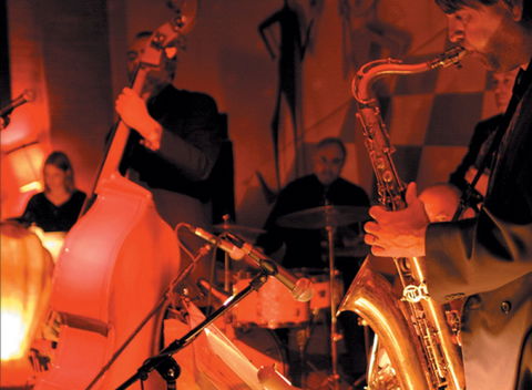 The Pearly Shells Feat. Julie O'Hara - Restaurant Canberra 0