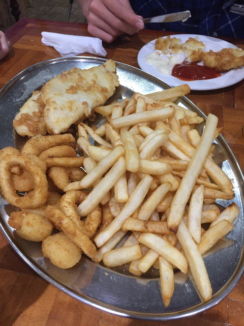 Barnacle Bill Family Seafood Restaurant - Restaurant Canberra 2