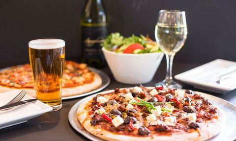 Ocean Grove Hotel - Restaurant Canberra 16