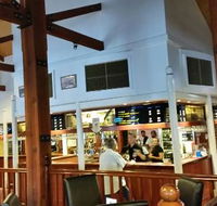 Edwards tavern - Restaurant Canberra