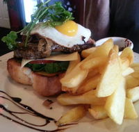 Silvers Bar and Grill - Restaurant Canberra