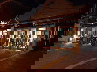 The Naked Tree - Cafe Restaurant