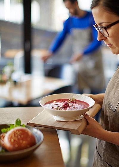 Explorers Restaurant - Restaurant Canberra 14