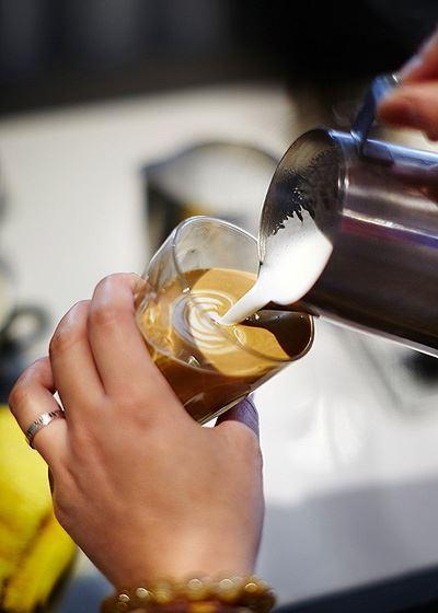 Explorers Restaurant - Restaurant Canberra 15