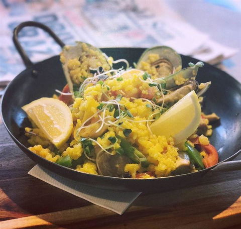 Explorers Restaurant - Restaurant Canberra 3