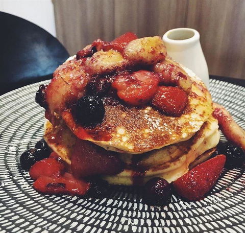 Explorers Restaurant - Restaurant Canberra 6