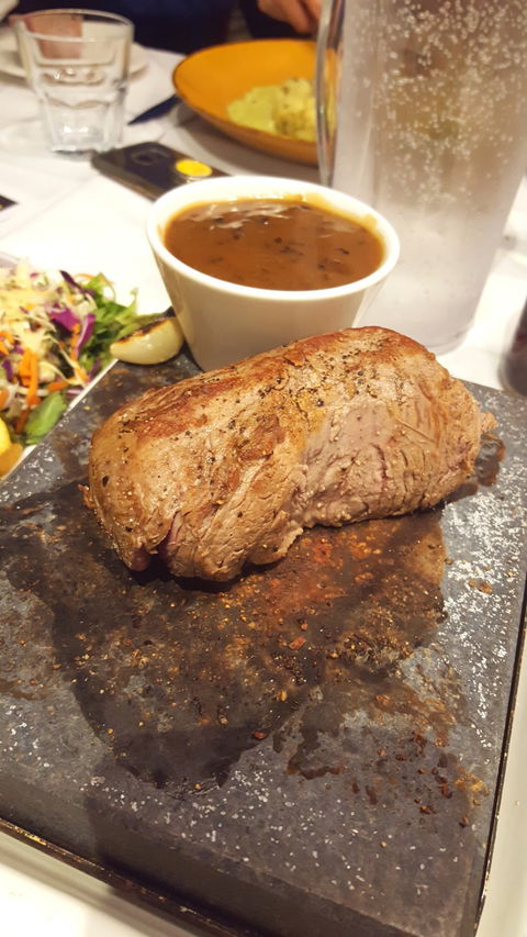 The Woodville Hotel - Restaurant Canberra 3