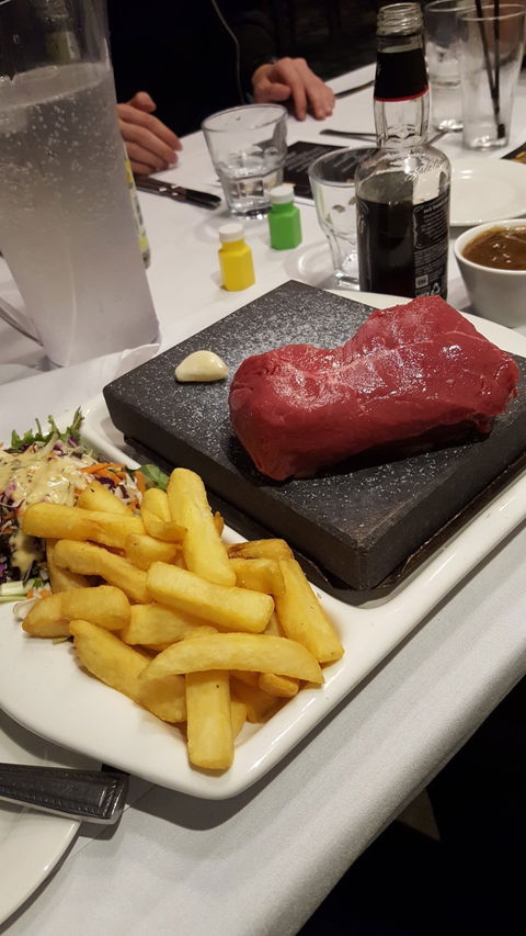 The Woodville Hotel - Restaurant Canberra 5