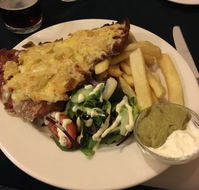 Cunninghams Hotel - Restaurant Canberra