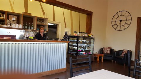 Essence Coffee Lounge - Restaurant Canberra 0