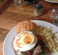 Vela 9 - Restaurant Canberra