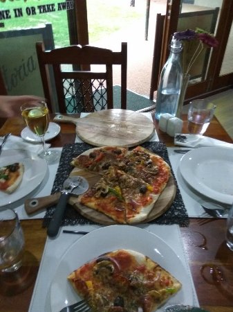 Eildon Woodfire Pizza - Restaurant Canberra 0